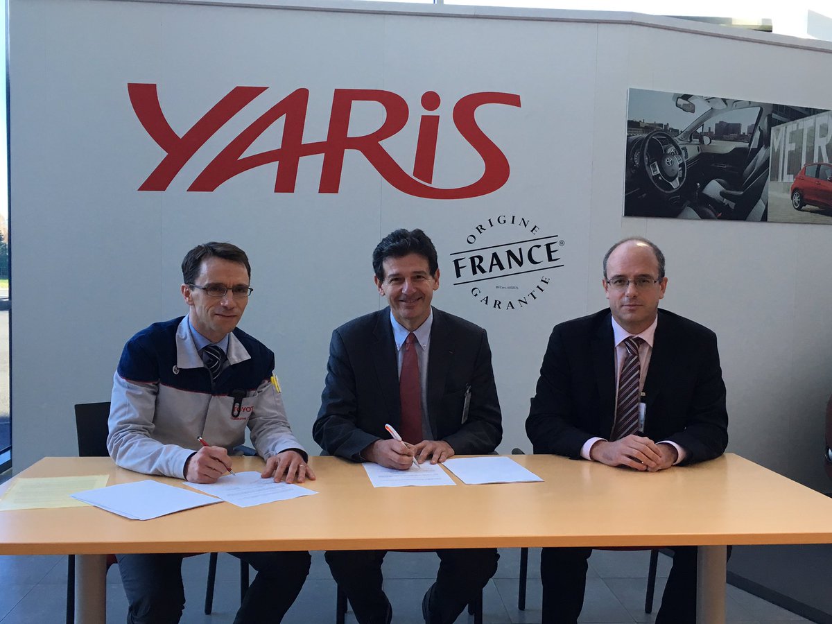 ArtsetMetiers_'s tweet photo. Signature d'un partenariat avec Toyota Motors Manufacturing France, le site de production de la #Yaris par @l__carraro et @stephane_clenet https://t.co/OmRBhRRBA8