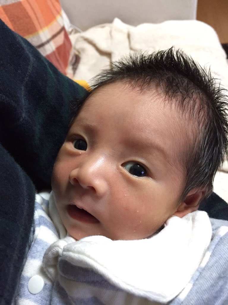 yabaira's tweet photo. 奥さんに似て本当に良かったよ( ^ω^ )パッチリ二重になってきた( ^ω^ ) https://t.co/sMZhBibdyZ