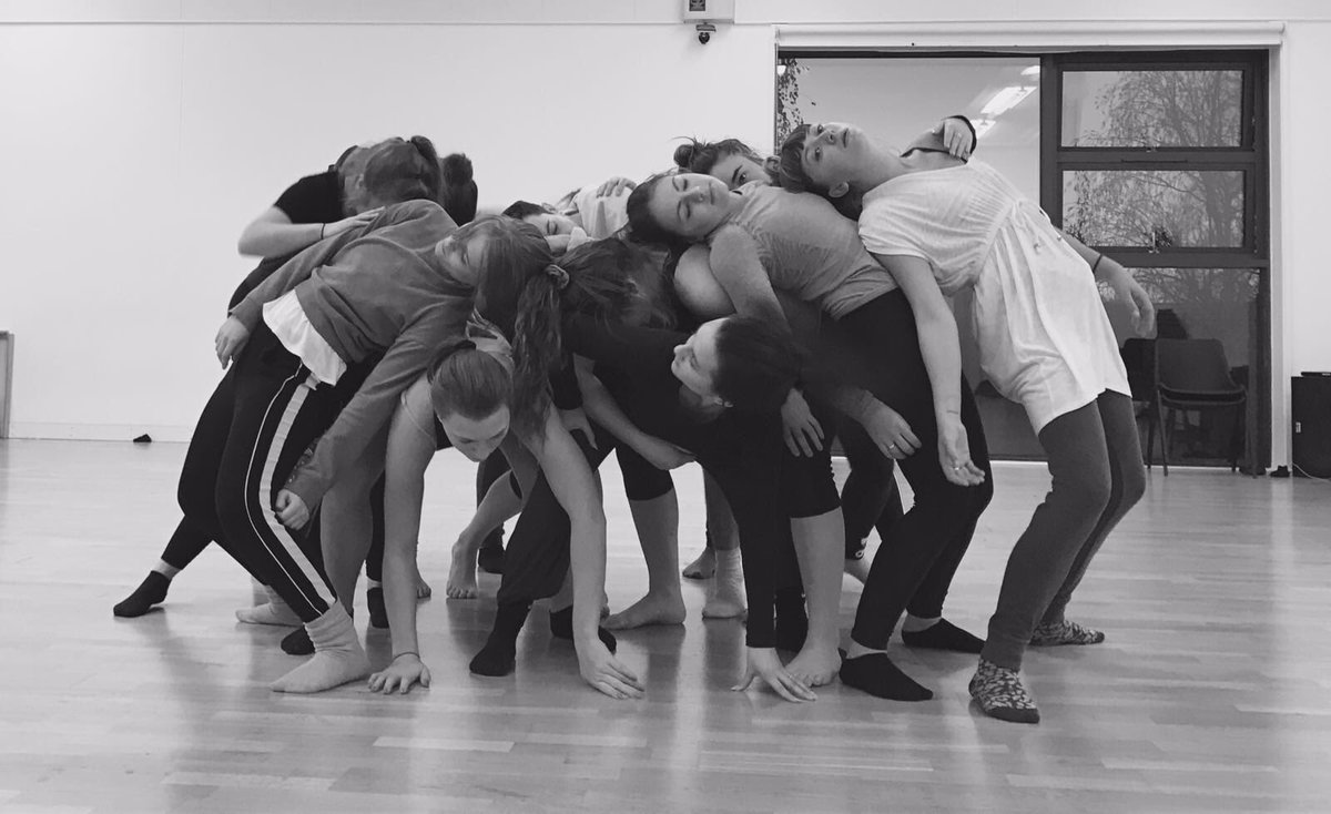 Day 4 of intensive: still some tickets left for the performances on Saturday! 👯👯