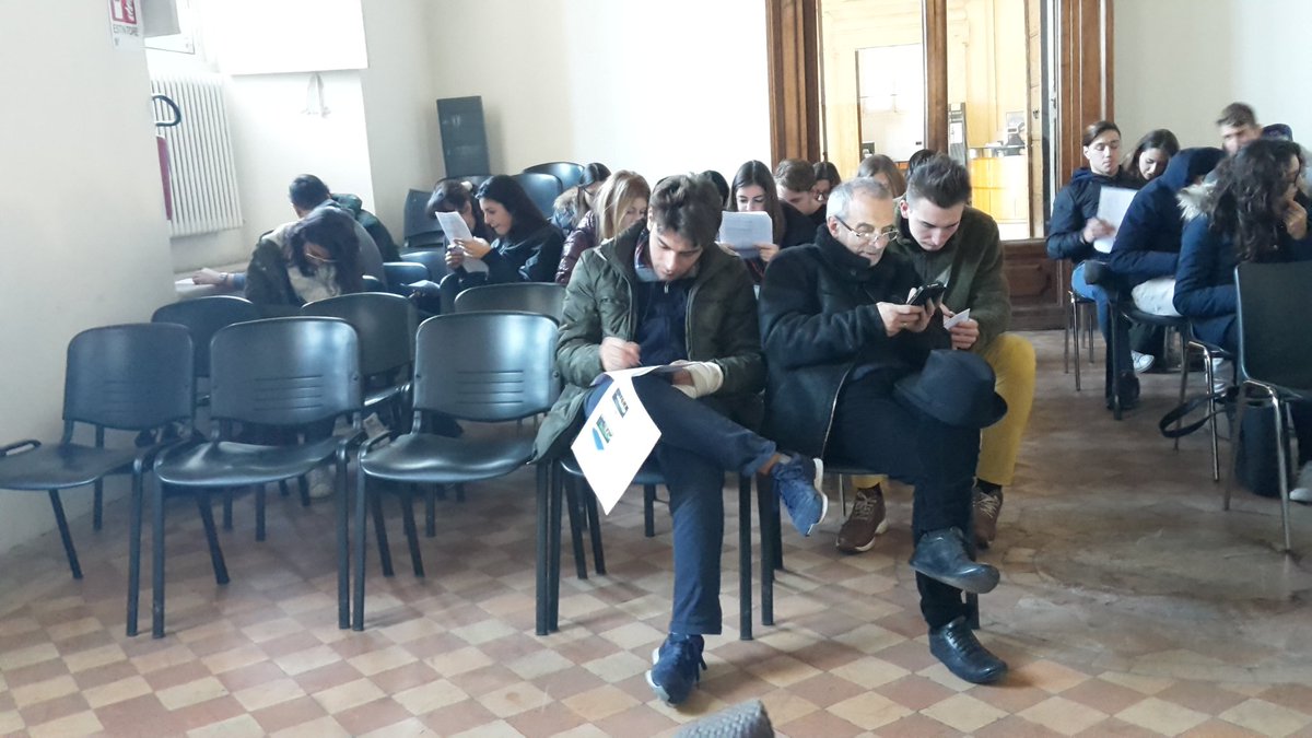 MVirtualeTevere's tweet photo. Adesso è il momento del questionario, come valuti #MuViVaTe? Grazie al Liceo Augusto per aver partecipato! https://t.co/jSYGy91qnW