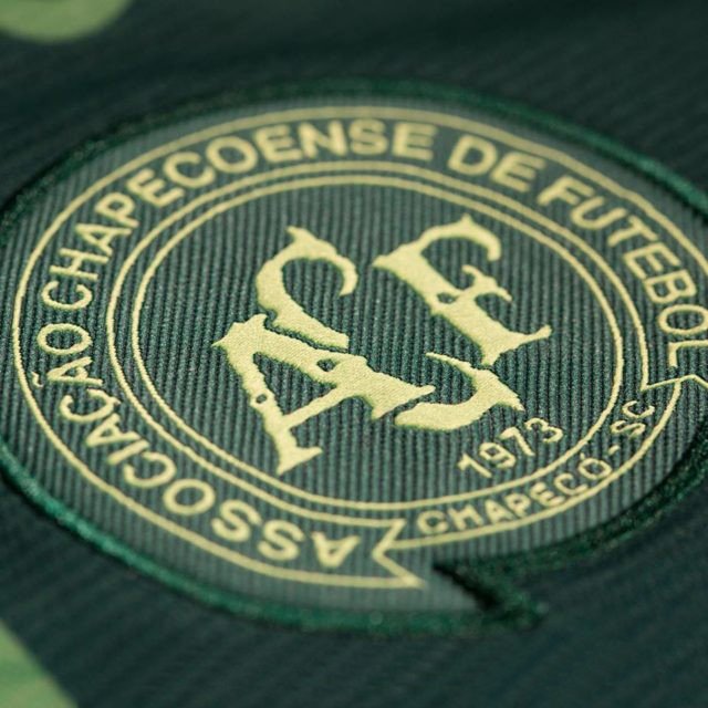 luistrancos6's tweet photo. #Chapecoense tengan mucha fuerza, los hinchas del fútbol estamos con ustedes https://t.co/CvnAaf8H2s