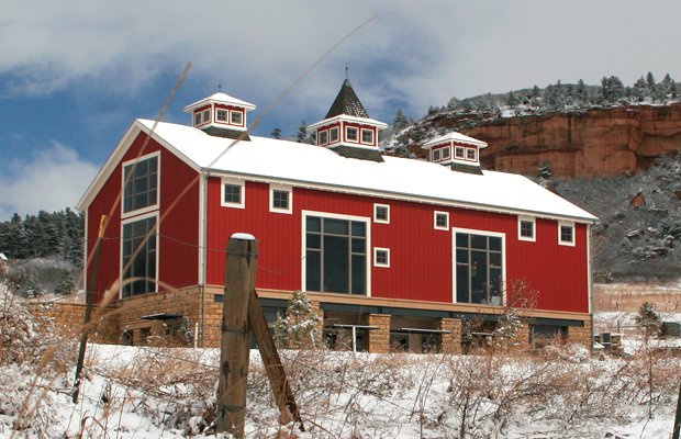 Radioblogger's tweet photo. Here is a picture of the big red barn the guys from Coldwater Media, Hugh's co-hosts today, were talking about. @hughhewitt https://t.co/l8u5sY18X5