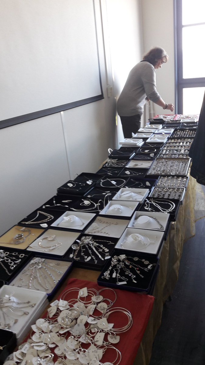 YaYami77's tweet photo. Marché de Noël au #scoidf et de 2 ! Ici c'est Chessy ! https://t.co/dPZwvGlFiJ