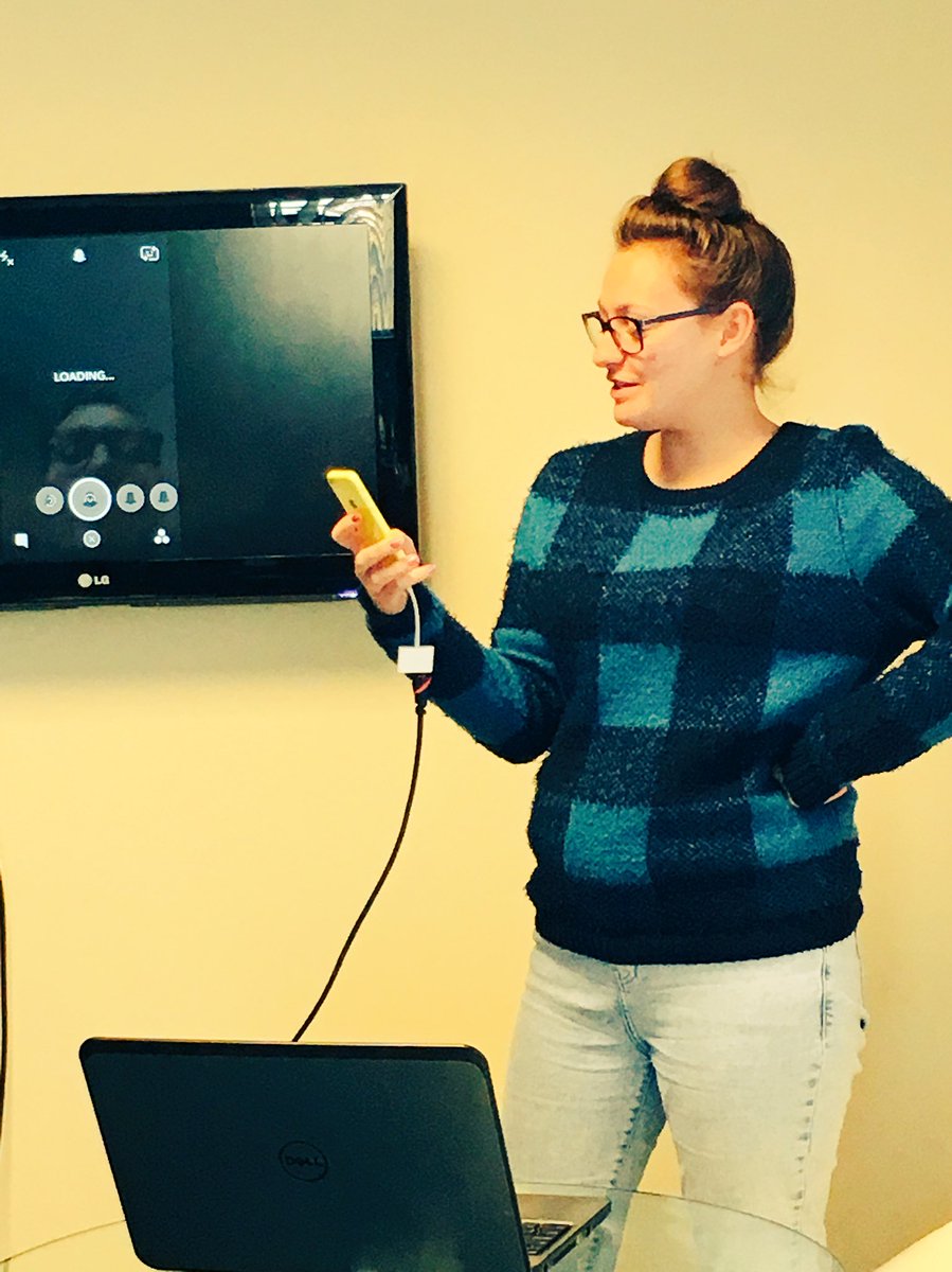 HuddleMedia's tweet photo. Great #TeamHuddle #EdSlot from Emily 🐝 on @Snapchat and brands 👻 👍 https://t.co/MvPqIGbkWu