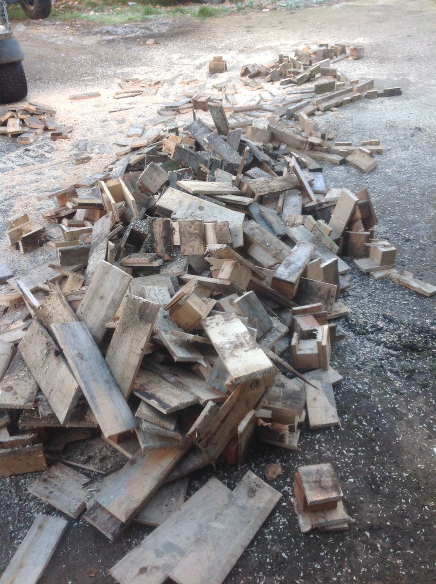 siwitham's tweet photo. Making use of frost at work chopping up pallets for fire at home! #workbenefit https://t.co/mi6UJMEHYP