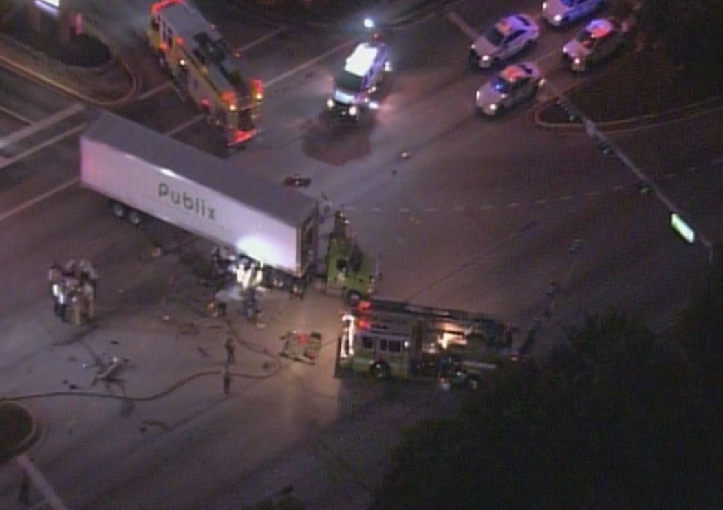 #TRAFFICALERT Bad crash has US-1 NB/SB CLOSED at SW 144th St https://t.co/kZVKUNSWoQ