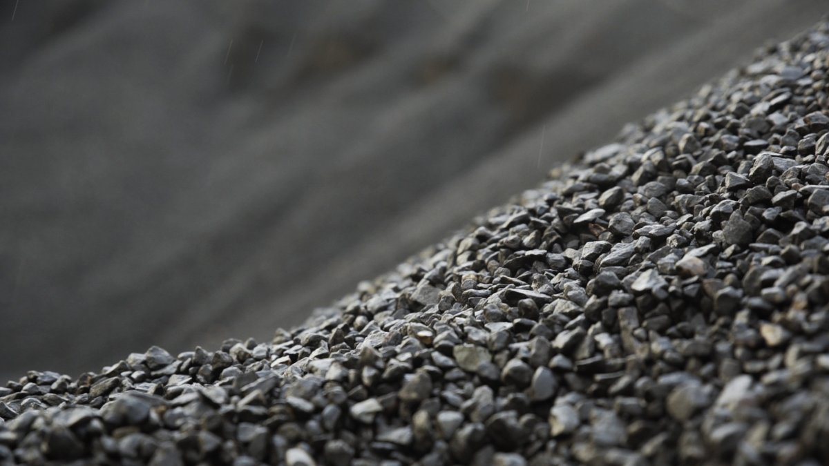 BAMGroep_NL's tweet photo. Méér gerecycled materiaal, bij lagere temperaturen, en lagere geluidsemissie; @BAMInfra_nl ontwikkelde #LE2AP asfalt https://t.co/LBlVqdeD68 https://t.co/ouSFKZJUNS