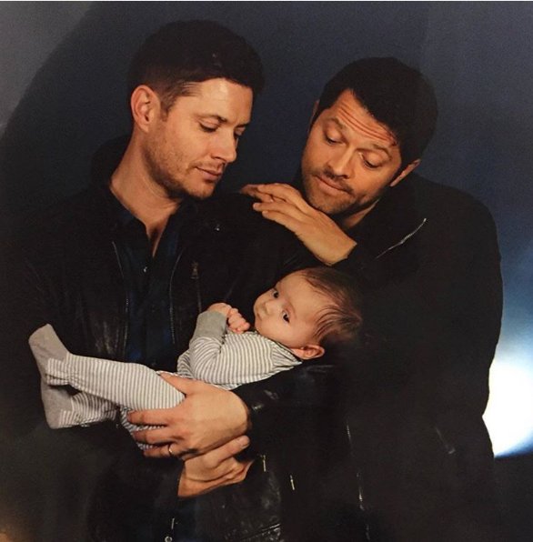 Rie Kg6 Twitter ನಲ ಲ こういう意味不明な写真がコンベンションの後にたくさんあがってくるw スーパーナチュラル ジェンセンアクレス ミーシャコリンズ Supernatural Jensenackles Mishacollins T Co Ftdfwkgoa0 Twitter