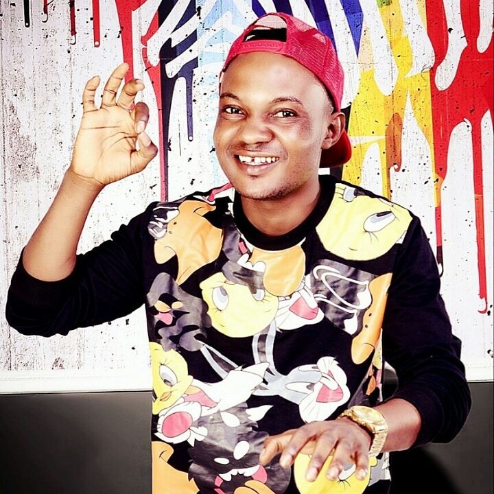 Officialopzy's tweet photo. Wad up my famz @BrillaFM @DJbrytos  @KILOKANMI https://t.co/V6QdzYqbin