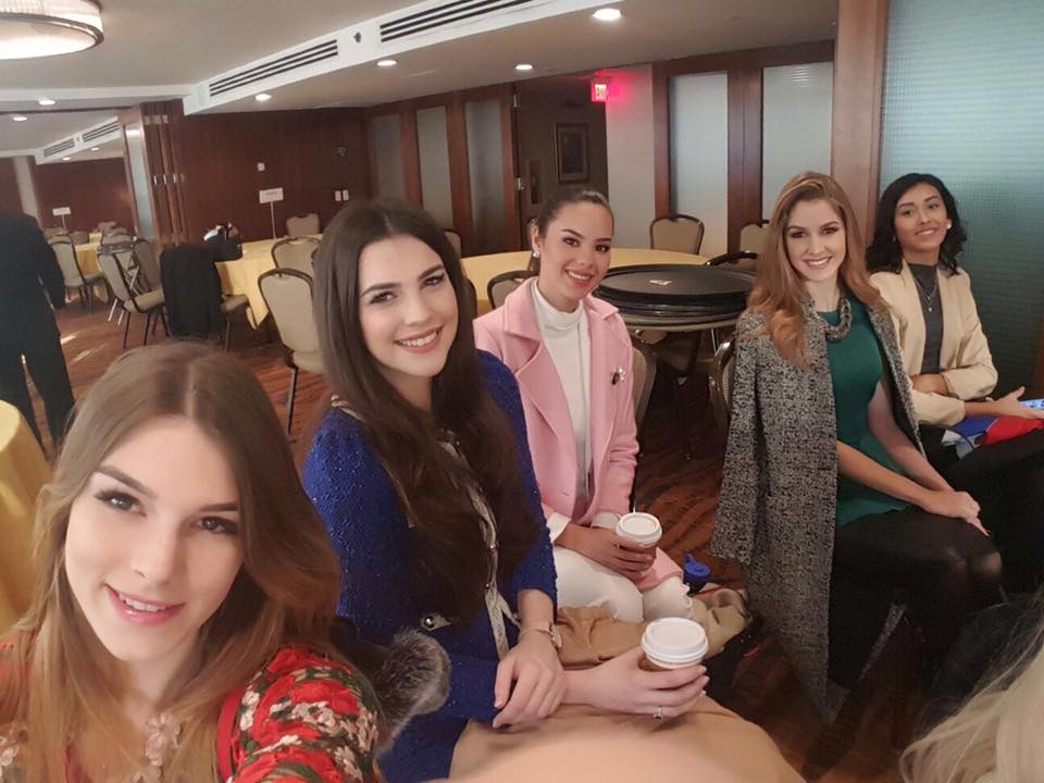 MissIrelandORG's tweet photo. Some images of @niamhkatkennedy enjoying meeting other finalists @MissWorldLtd #missireland #missworld2016 #missireland2016 https://t.co/RV1GntbaPE