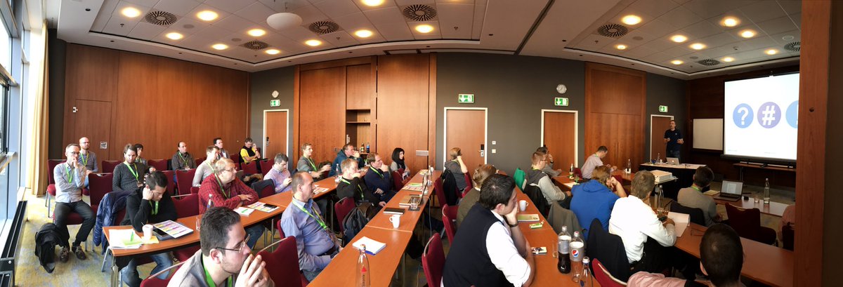Tagungsfotograf's tweet photo. @JavaESummit : " #Microservices mit #JavaEE. Oh mein Gott, das geht?" mit #JavaEnterpriseSummit #WISSENteilen https://t.co/r5abEeFjSS