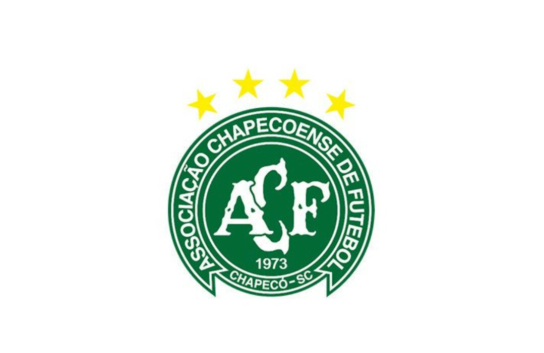 inforoja's tweet photo. Que triste noticia. Mucha fuerza para todos en @ChapecoenseReal #ForcaChapecoense https://t.co/AIpXN6BJge