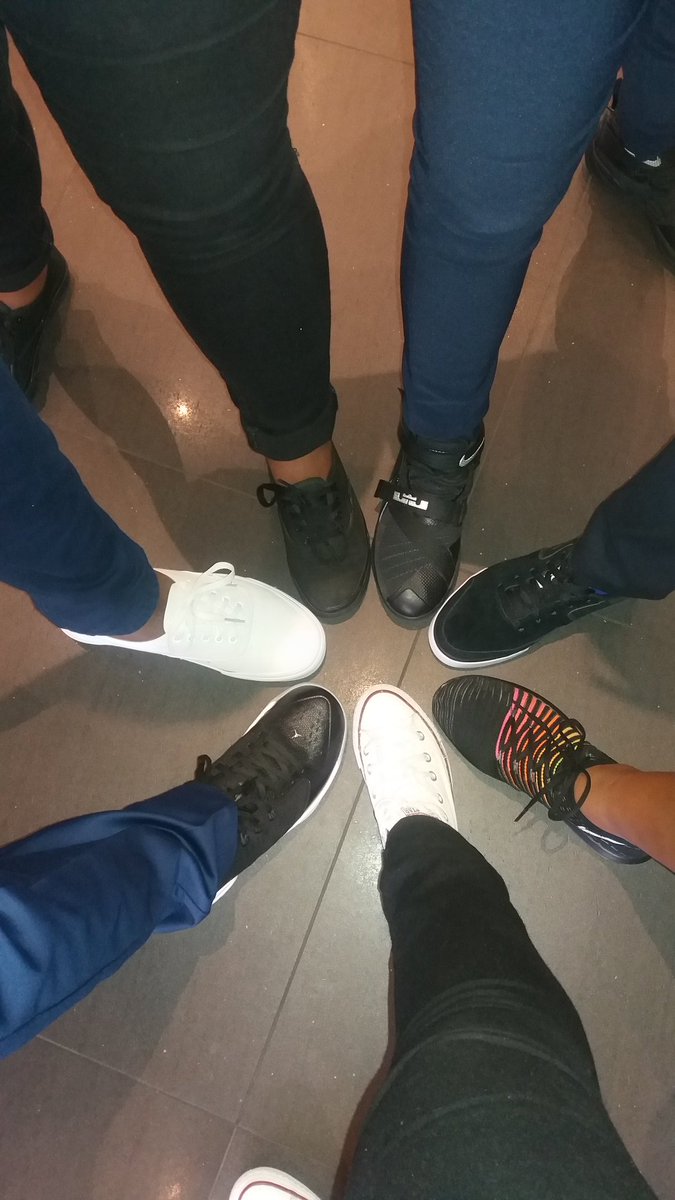 EDILA_7's tweet photo. #sneakersforchange #LaureusSASummit https://t.co/8IreCrIblR