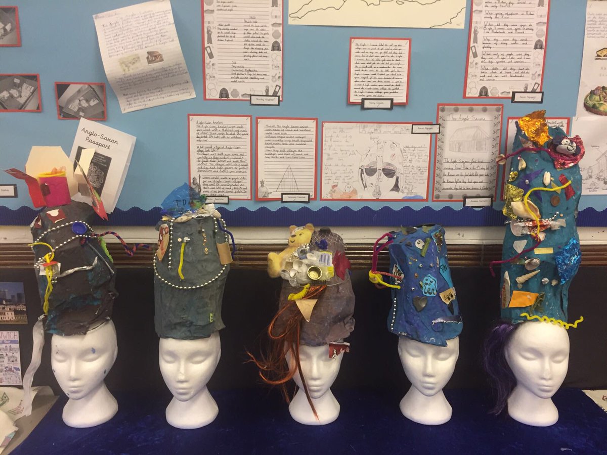 WybornePrimary's tweet image. 4T have been reading Oliver and the Seawigs as their core text. Take a look at their fantastic #Seawigs