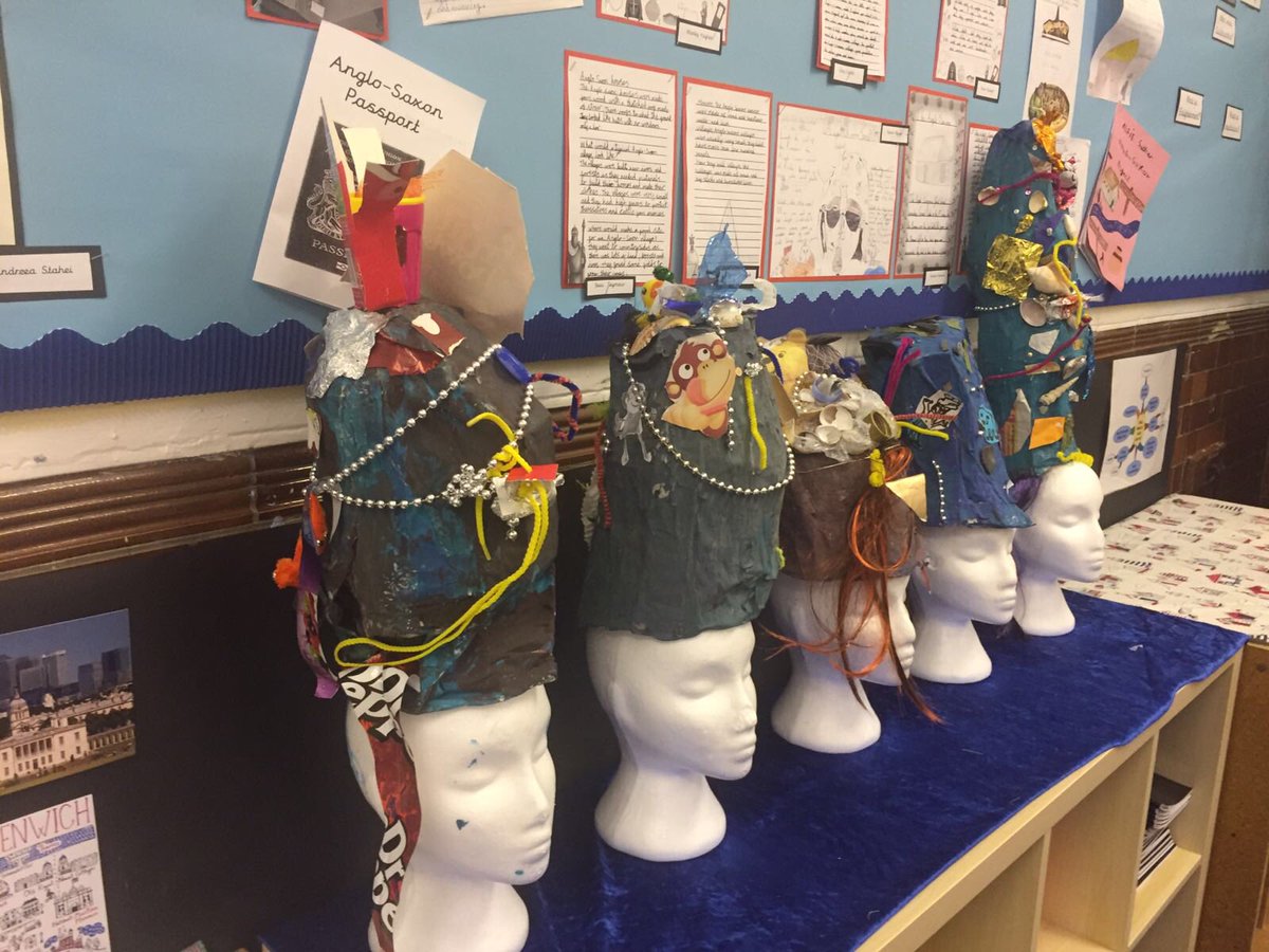 WybornePrimary's tweet image. 4T have been reading Oliver and the Seawigs as their core text. Take a look at their fantastic #Seawigs