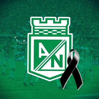 historiasdegol's tweet photo. #CopaSudamericana | [GRAN GESTO] #AtléticoNacional pediría a la #CONMEBOL que proclame a #Chapecoense campeón del torneo internacional. https://t.co/yxCfF5OWbo