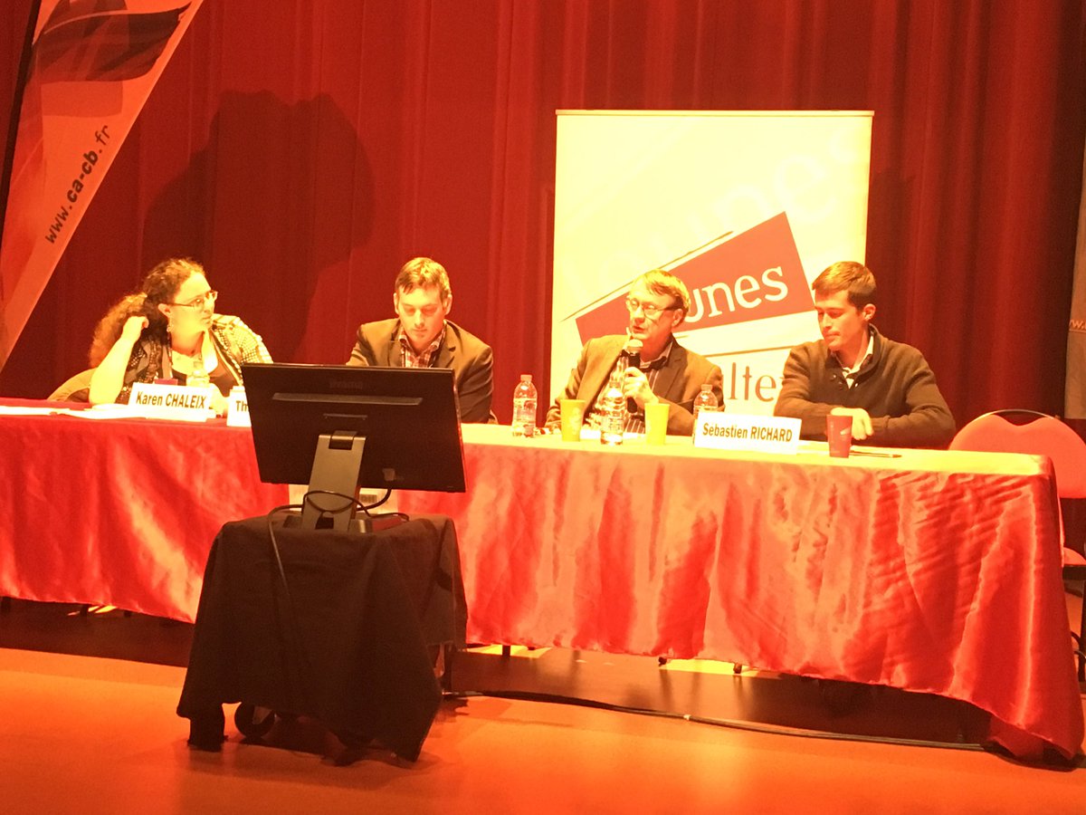 VincentCany's tweet photo. Débat autour de la #communication en #agriculture avec @Thierrylt et @ArnoCarpon #uh2016 @JeunesAgri https://t.co/gGbOIp0P6o
