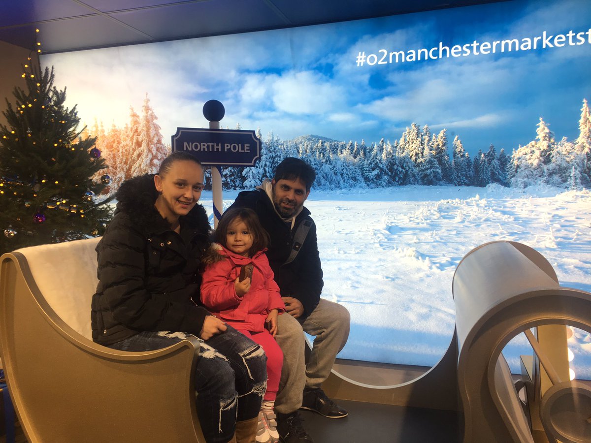 Guru_Lisa_A's tweet image. Tabey Family enjoying their ride to the North Pole #o2manchestermarketst