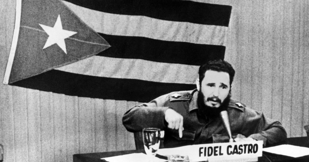 renero77's tweet image. Si può essere d'accordo o no con la sua politica, ma una cosa va riconosciuta: è stato un grande uomo...addio #FidelCastro #Lidermaximo