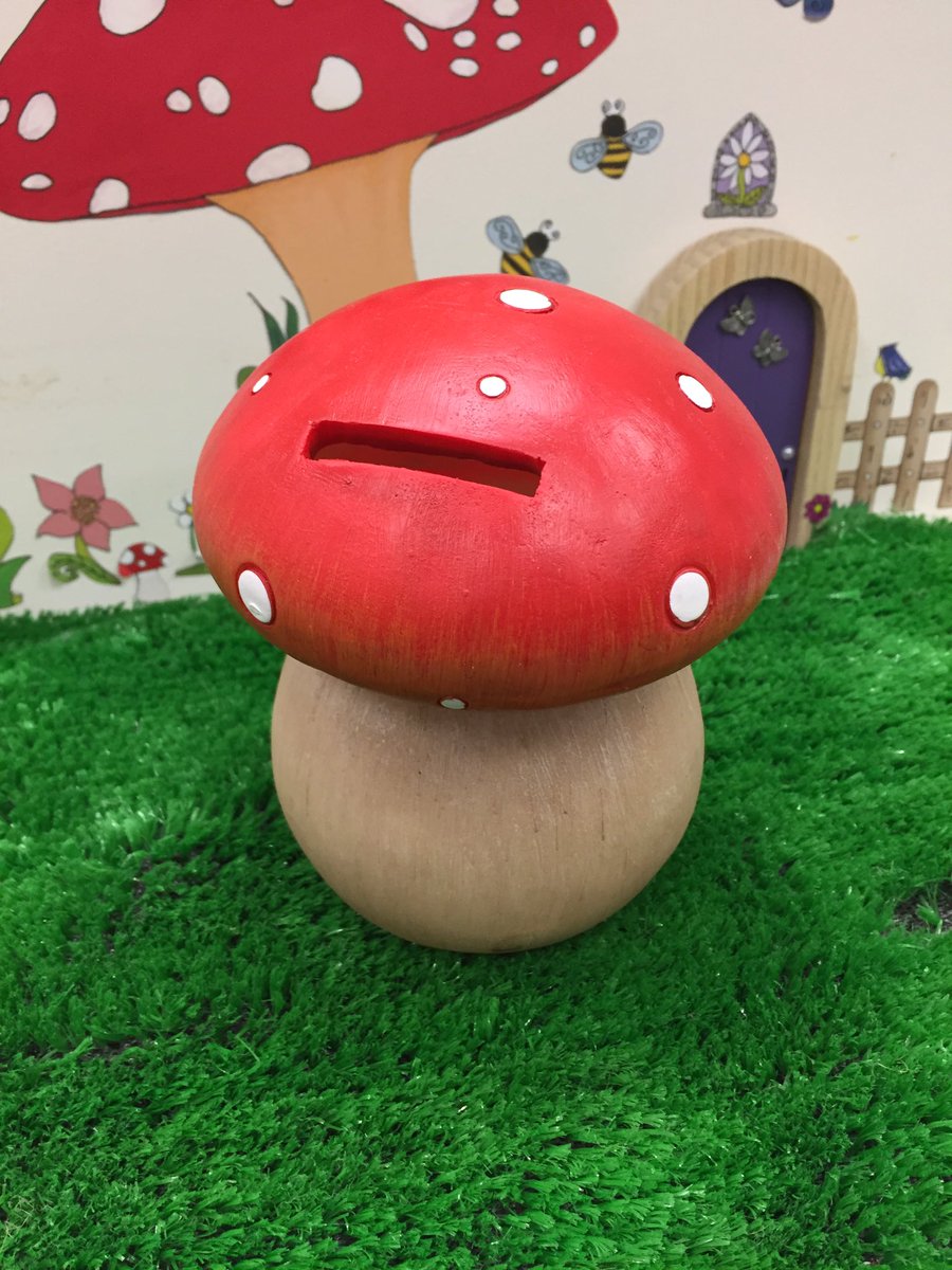 TomWoodFlorists's tweet photo. A great Christmas present , toadstool money box #doncasterisgreat #fairygarden #fairyaccessories #twf #doncaster https://t.co/a5X3UDS8nj