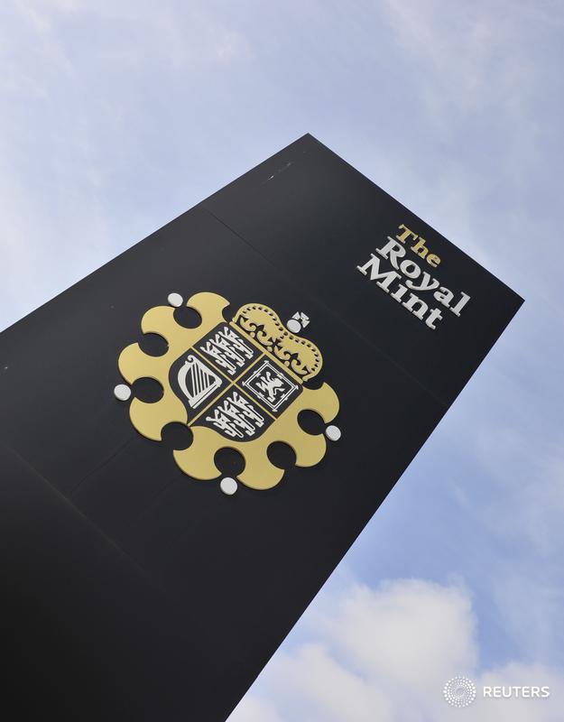 ReutersBiz's tweet photo. Royal Mint, CME Group launch blockchain-based gold trading platform: https://t.co/8FXsVWNFBj https://t.co/8LsunoKYLe
