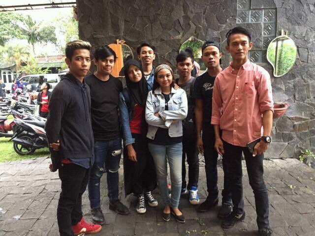 D_andesi's tweet photo. Happy Anniversary SNTasikmalaya 😂 5th
Terimakasih atas jamuannya kemaren 😉#27Nov2016 #SemuaTentangKitaSahabatNoah https://t.co/049cpZUESs