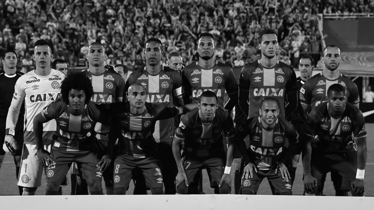 LiepajaFK's tweet photo. Visdziļākā līdzjūtība ģimenēm, faniem, atbalstītājiem... @ChapecoenseReal 
#ForçaChapecoense https://t.co/xxXPusSG4U