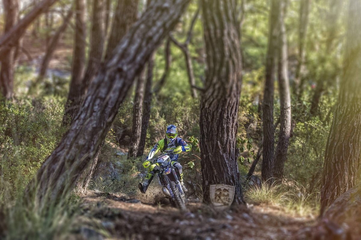 Local favourite <a href="/WadeYoung39/">Wade Young</a> shares how to prepare for the mother of all hard enduro races 🏍💨  win.gs/2fHxgrP #MotulRoofofAfrica