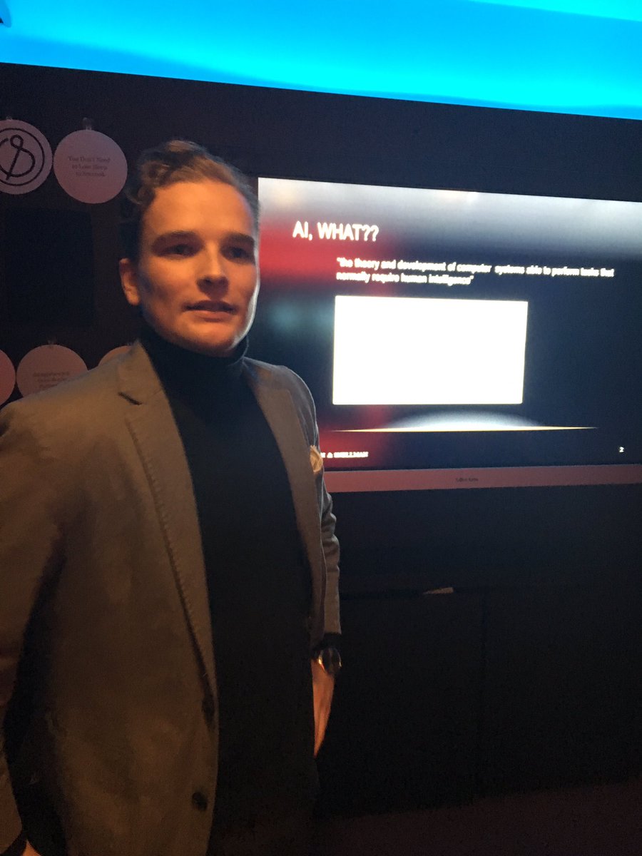 MertziKivela's tweet photo. @CastrenS'n traineet järjestivät hienon #MiniSLUSH'n #castrenspirit #blockchain #VR #johtaminen #palvelumuotoilu #koodaaminen https://t.co/Iy2tP3V9Vo