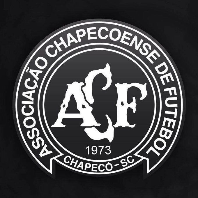 ciudadvinotinto's tweet photo. #Institucional | @ciudadvinotinto se une al luto que embarga al mundo del fútbol por la terrible tragedia sufrida por @chapecoensereal https://t.co/pwz0jksjUa