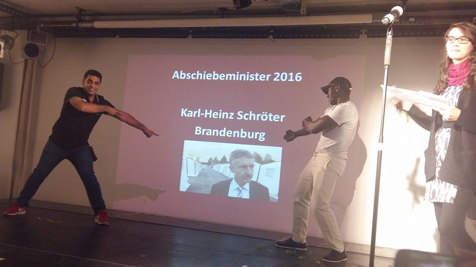 BUMFeV's tweet photo. Jugendliche wählen Karl-Heinz Schröter (#Brandenburg) zum #Abschiebeminister 2016: https://t.co/72aS1IKWL3 @jogspace #Asyl #imk2016 https://t.co/pXnXXXAvYv