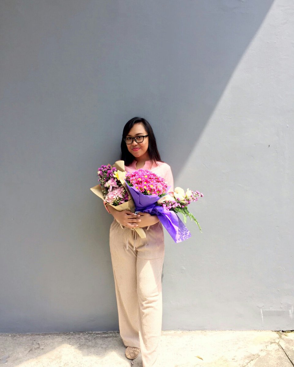 DhyanUtami's tweet photo. Semprop 25 november🎓😘🎉 https://t.co/1CVNkI1uuL