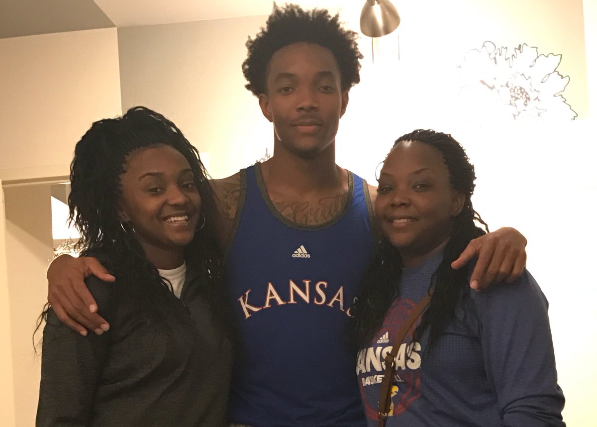 Ms_Dkingg's tweet photo. There's no love greater than a mother's love 😍 just blessed we don't look like what we've been thru #JayhawkM🏀M #Believe #4 #4evergrateful https://t.co/j30cd7IjdR