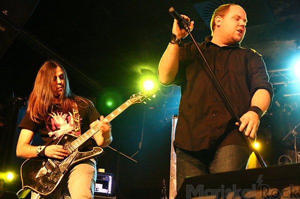 Los riojanos Infamia abrieron para Taken en la Sala Totem de Pamplona y exprimieron las bondades de 'Sin respiro': mariskalrock.com/?p=94198