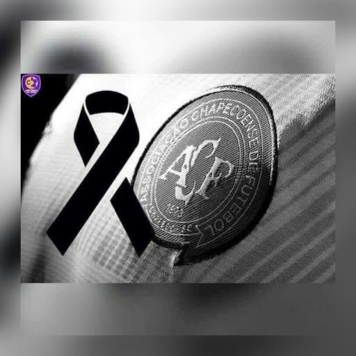 chepecano's tweet photo. Paz en la tumba de todos los fallecidos en este accidente aéreo y fortaleza a su familiares @paisitamunera @ChapecoenseReal @RadioMunera790 https://t.co/BWXMFLLECM
