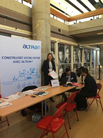 CapgeminiEngFR's tweet photo. Quelle plus value du doctorat après 1 diplôme d'ingénieur? Focus avec Altran Research aux Rencontres Entreprises Doctorants @centralesupelec https://t.co/NcOXKfEoh0