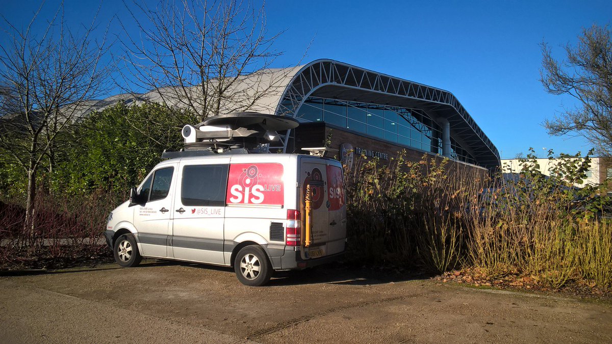 NEP_Connect's tweet photo. #SIS82 is trying to keep warm at Arsenals training ground today #ratherchilly #CompleteConnectivity https://t.co/xAHGFvNjRx