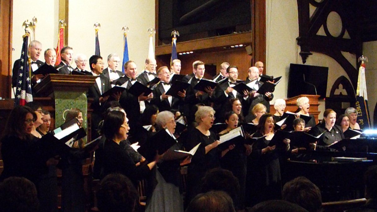 Consider donating today to your favorite arts org. Why not <a href="/SummitChorale/">Summit Chorale</a>? 108 yrs young! bit.ly/2gEbtBW #GivingTuesday #Summit