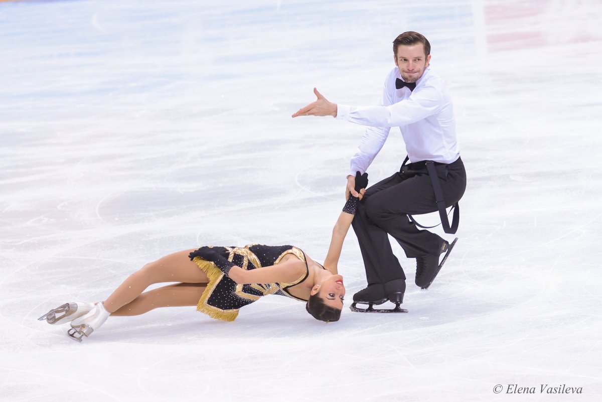 Elle_Velle's tweet photo. Pairs at Rostelecom Cup 2016 (90+ pics) #GPFigure #CoR2016   https://t.co/oS7eklXpJk https://t.co/O8G9jXCixW