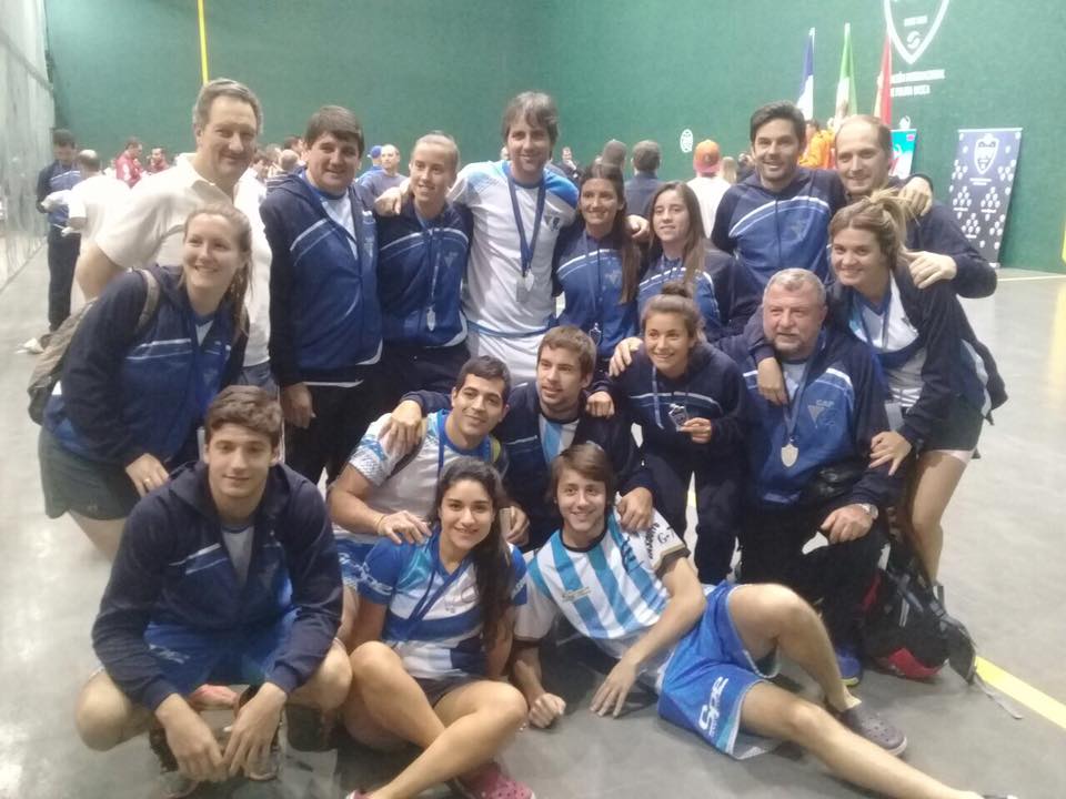 #Pelota <a href="/mlisgc/">maria lis</a>, Sabrina Andrade y Facundo Andreasen fueron medallistas de plata en el Mundial de Chile. Leé la nota ow.ly/DhpE306CSPL