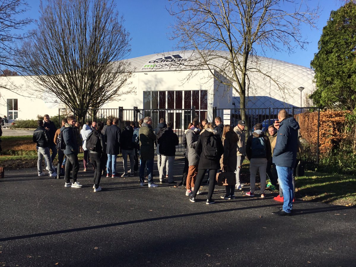 Fanengagement_'s tweet photo. Een bezoek aan het High-tech @adidas #MiCoach inkijk met dank aan #VosseDeBoode (performance analist) en Heini Otto (Jeugdzaken) https://t.co/73N8ygDZ1u