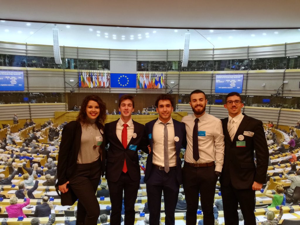 hmartelb's tweet photo. With the Spanish group at the European Parliament #Brussels #SeedsForTheFuture #Europe @HuaweiSpain @HuaweiEU https://t.co/p8nPXmTLKD