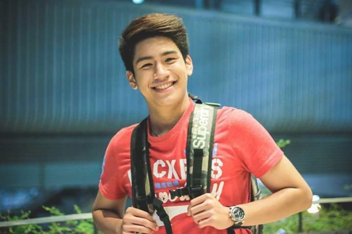 PondChalatAF11's tweet photo. ยิ้มมายิ้มกลับครับไม่โกงแต่ถ้ากลัวขาดทุนทิ้งไลน์ไว้ใต้โพสครับ55555​ [FB : Chalat Gamaol] @PONDCONVANS https://t.co/LLWSDQRRok