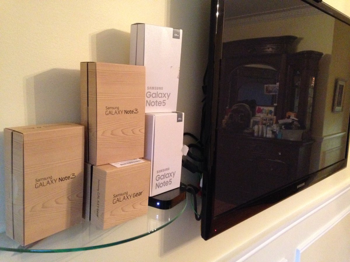 4 of my 6 <a href="/Samsung/">Samsung Electronics</a> devices failed. V bad experience <a href="/SamsungCanada/">Samsung Canada</a> store for <a href="/SamsungMobile/">Samsung Mobile</a> someone please help