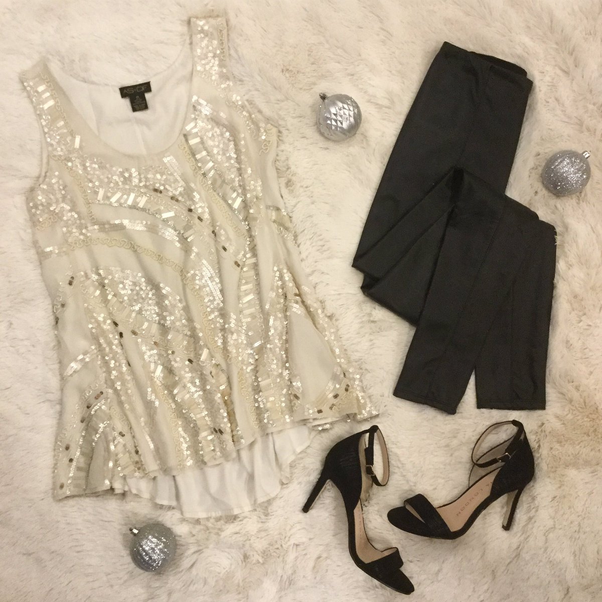RhodesStyle's tweet photo. #Sequins &amp; #leather pair perfectly for the holidays!  #sequintunic #fauxleatherleggings #heels #SRBstyle @asbydf @lyssefashion @SACHALONDON https://t.co/PxgtiRF66R