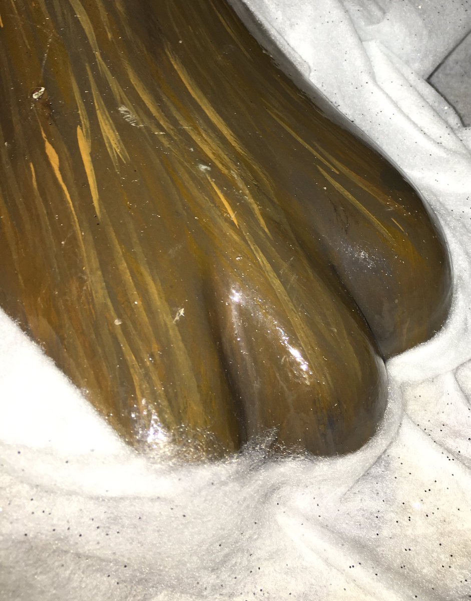 Ok so whose big hairy paws are these getting ready to walk in a winter wonderland <a href="/ChewbaccaLion/">ChewbaccaLion</a> <a href="/prideofpaisley/">Pride of Paisley</a> ☃️🐾🐾🐾🐾🦁☃️🎄🎅🏼