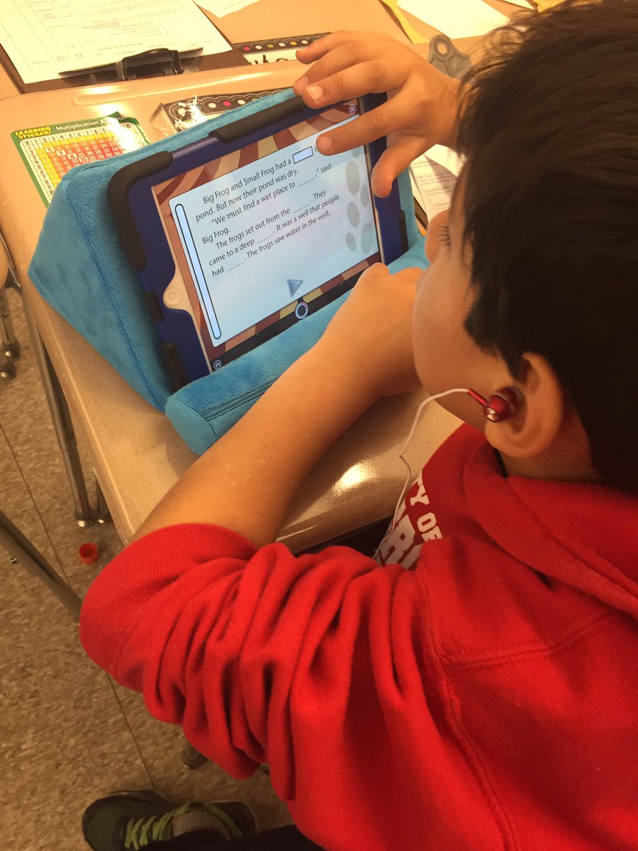 CG_grade4's tweet photo. The 4th grade character project and writing piece is underway! #learningabouttheme #charactersevolveinastory
#carusorodimer102
#LATIinLA https://t.co/eXsr7GuPf1