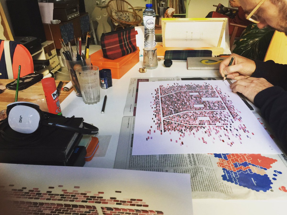 dingdongpaper's tweet photo. José Parrondo signing his drawing for Season 2. #DDPTWO #JoseParrondo Still on Instagram --> https://t.co/GhNIhg7STc https://t.co/zJLEWs1cFA
