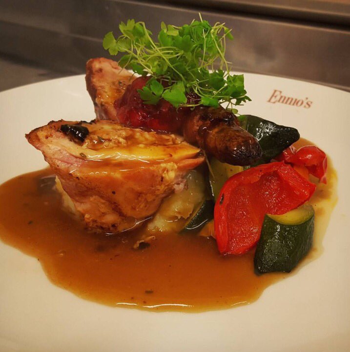 Christmas has arrived <a href="/EnniosSoton/">Ennio's Ristorante</a> #christmas #partyseason #southampton