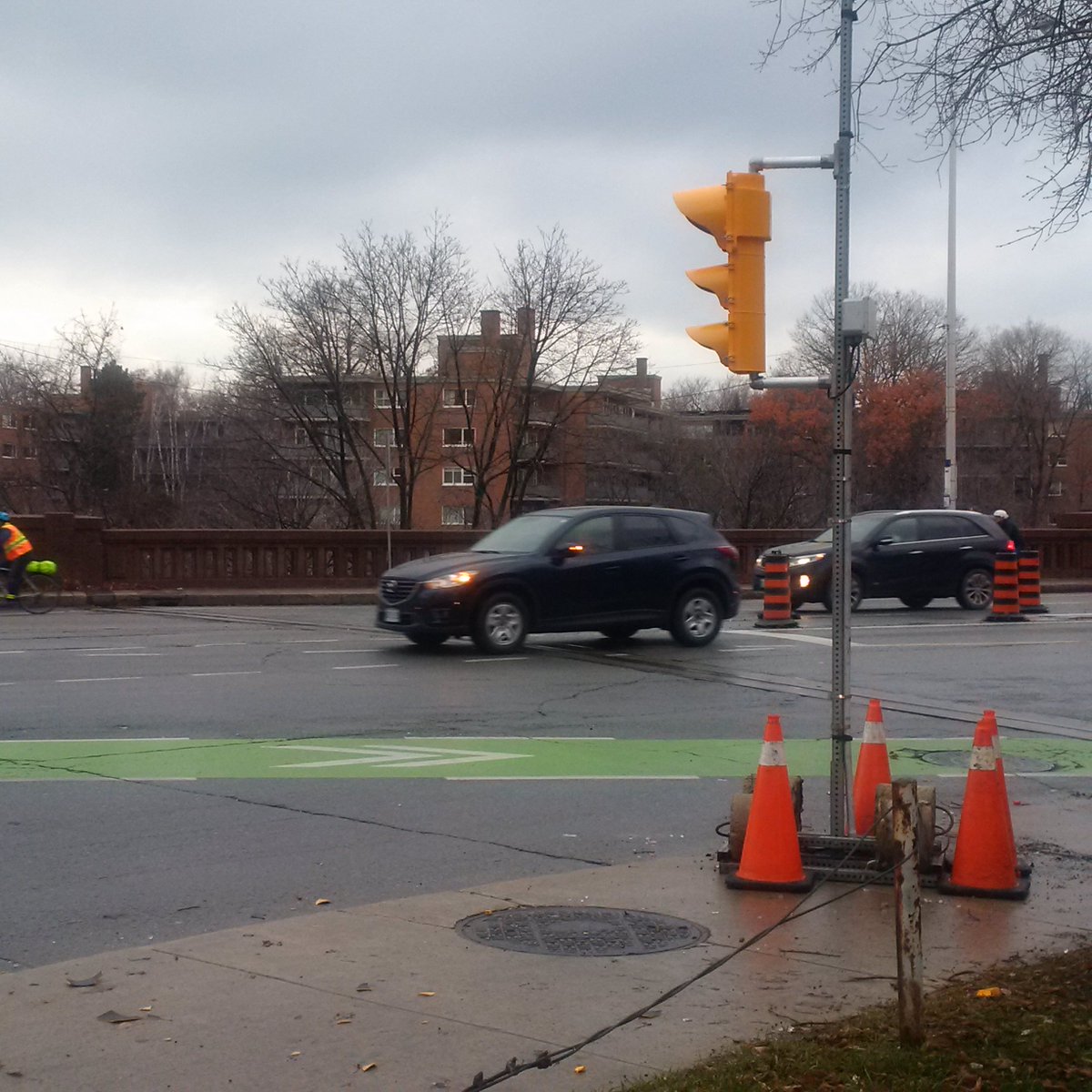 TrafficServices's tweet photo. Fatal crash-1 dead,1 fights 4 life.23 y.o. man chrged.Impaired drvrs must b stopped,call 911 if u c 1 @TPSOperations https://t.co/83MhYmGVbh